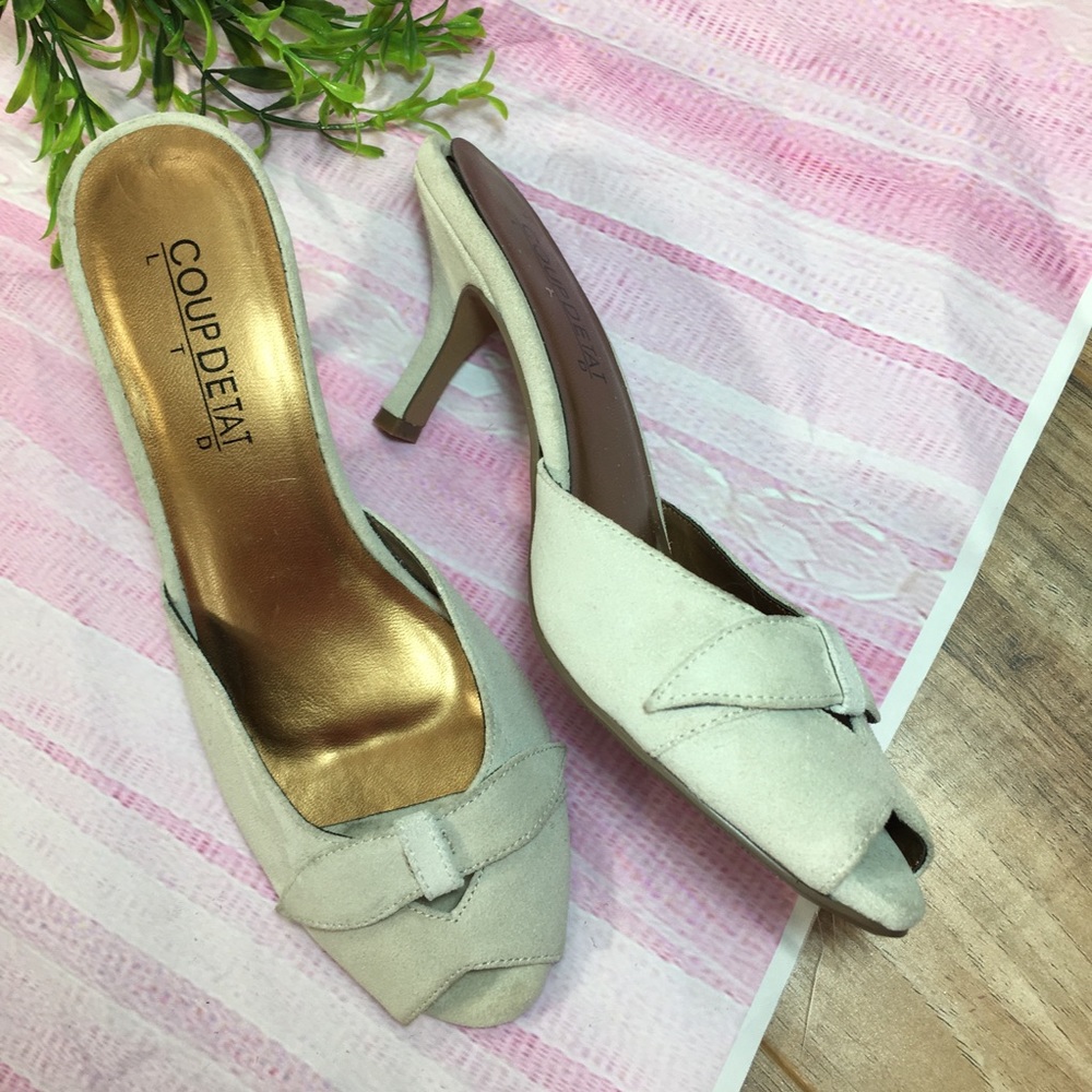 Coup D'ETAT Beige Suede Slide Mules, sz 7